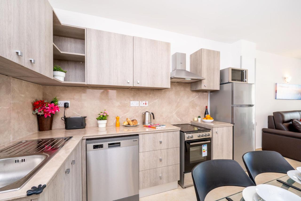 Sea Bliss Apartments With Terrace Just Off Seafront In St Paul'S Bay - By Getawaysmalta San Pawl il-Baħar Eksteriør billede