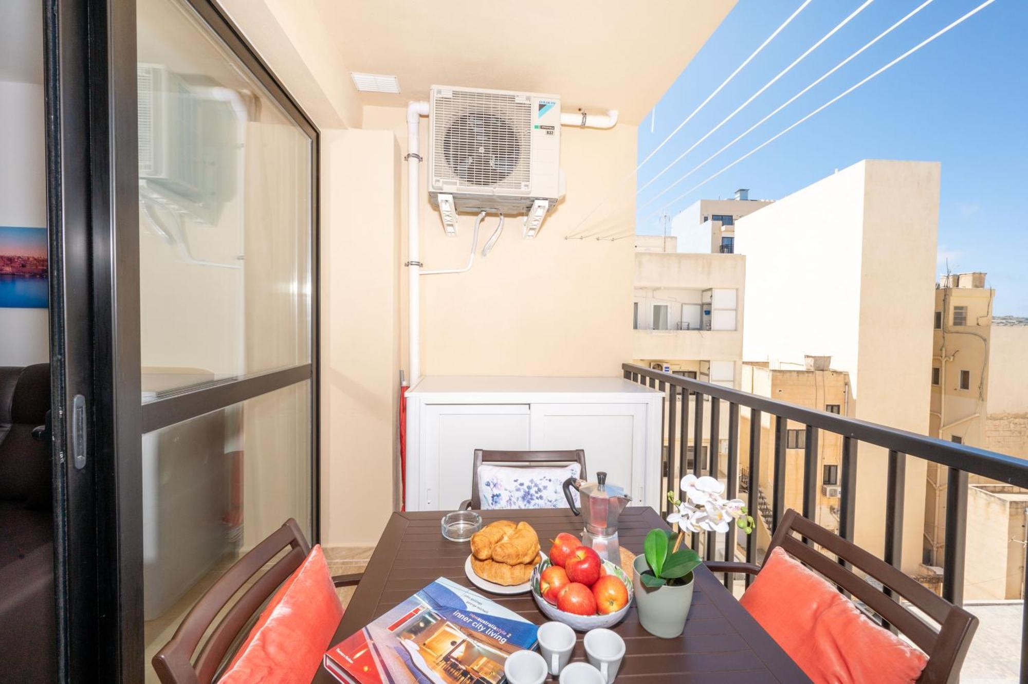 Sea Bliss Apartments With Terrace Just Off Seafront In St Paul'S Bay - By Getawaysmalta San Pawl il-Baħar Eksteriør billede